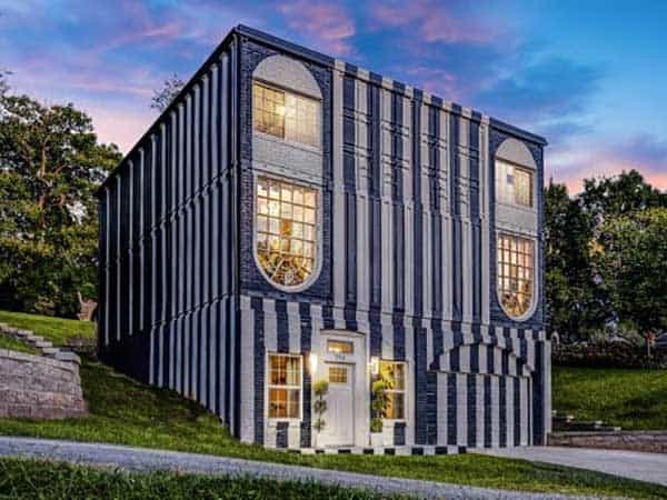 Shipping container home manufacturer Kanzas